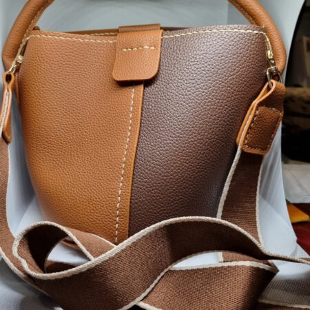 Bucket Bag with two straps and bag feet